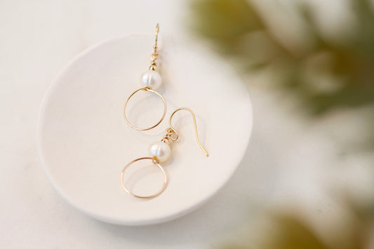 PEARL AND CIRCLE EARRINGS