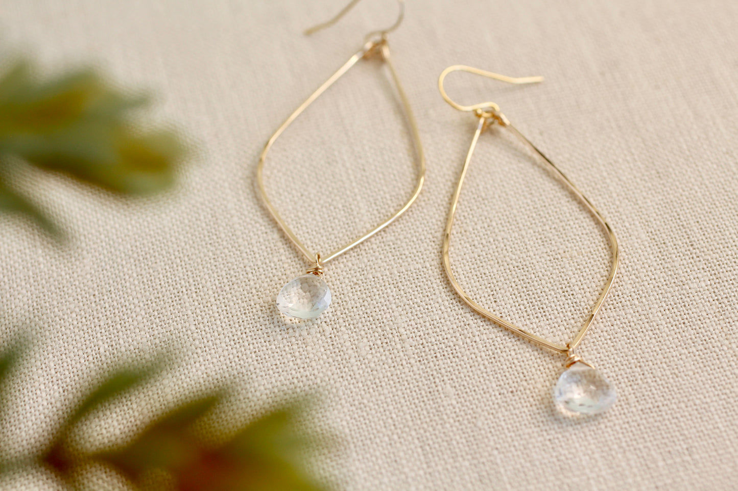 LONG QUARTZ EARRINGS