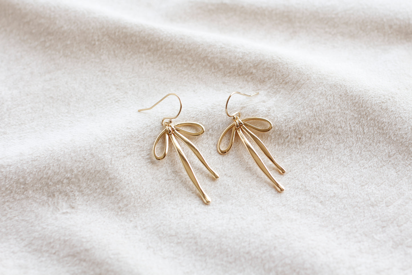 BOW EARRINGS