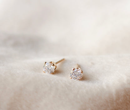 CUBIC ZIRCONIA STUDS