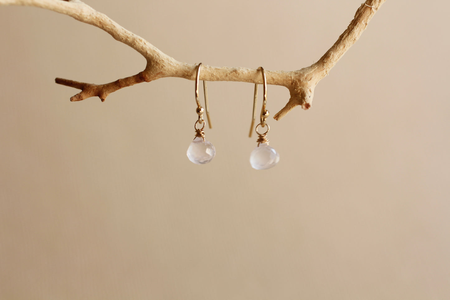 TINY ROSE QUARTZ DROPLET EARRINGS