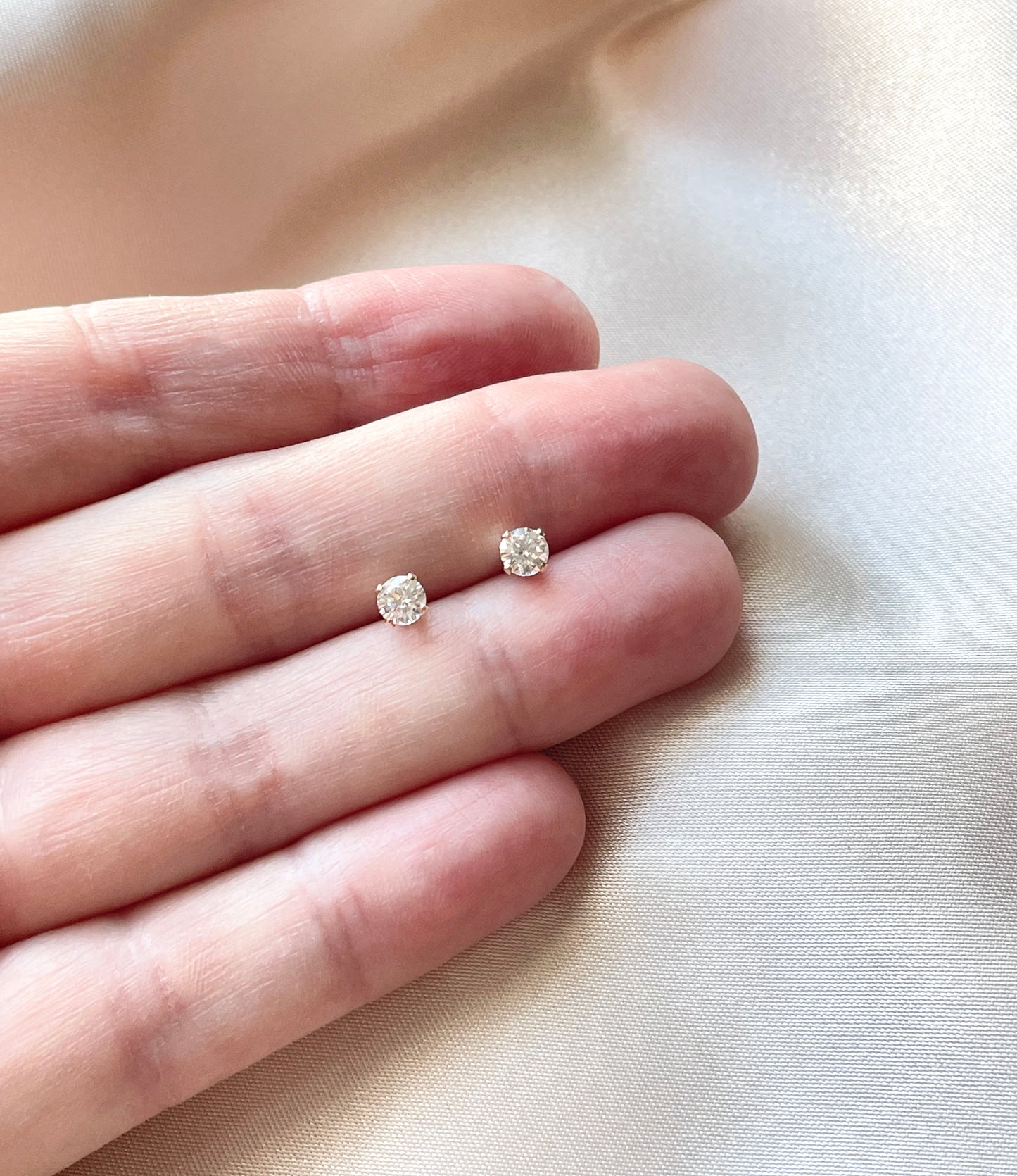 CUBIC ZIRCONIA STUDS