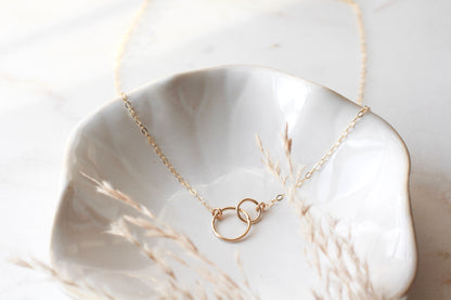 Linked circles necklace