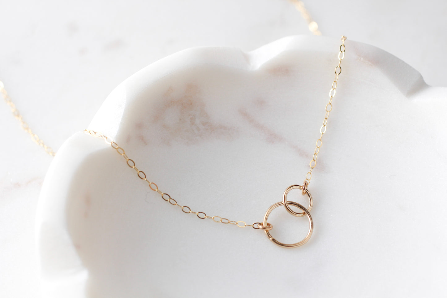 Linked circles necklace