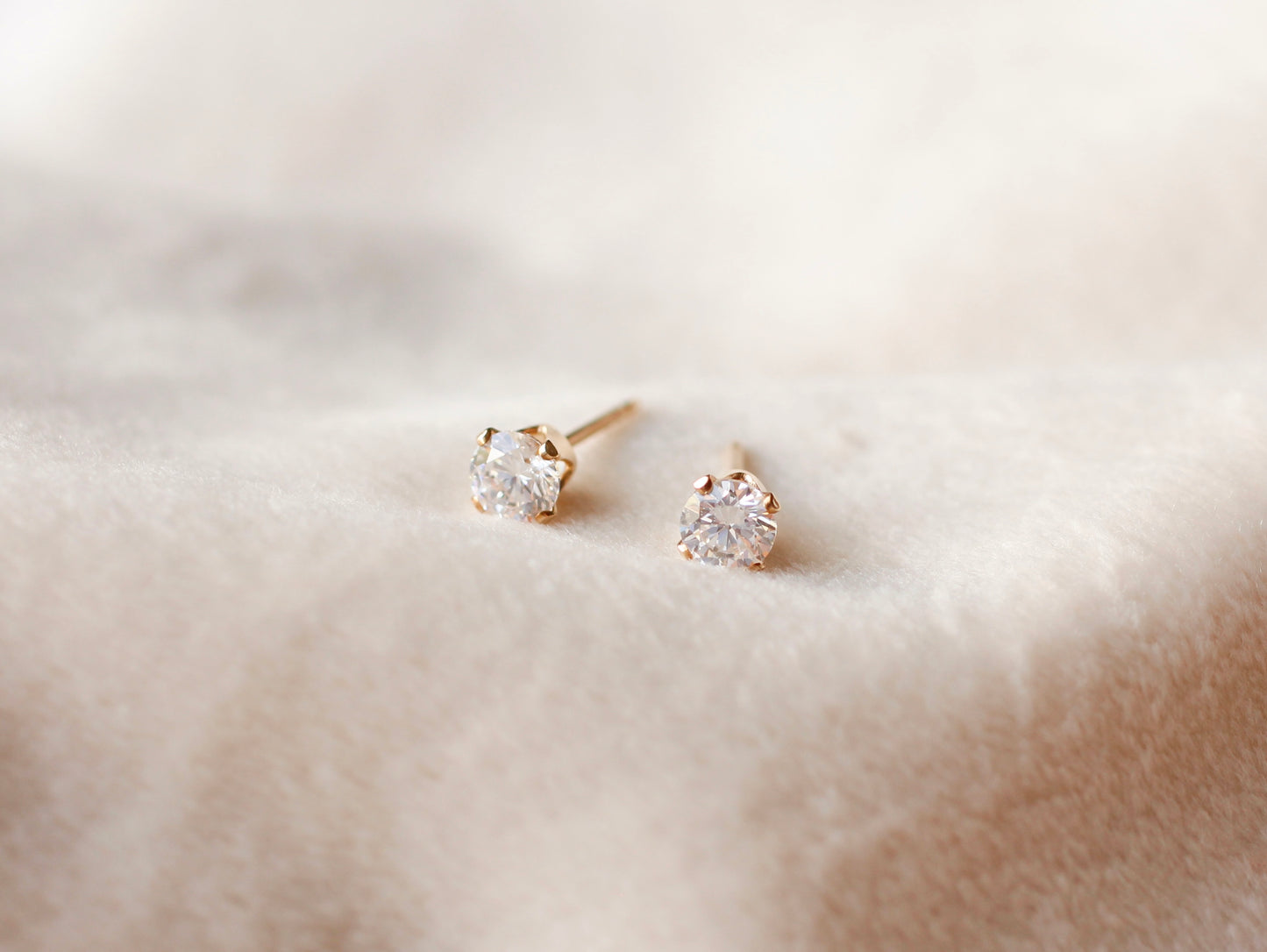 CUBIC ZIRCONIA STUDS