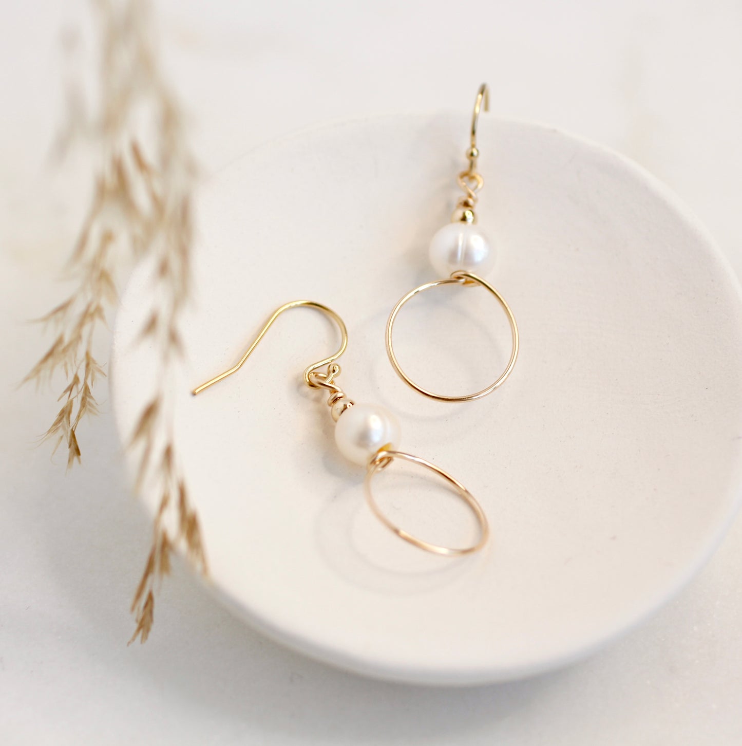 PEARL AND CIRCLE EARRINGS