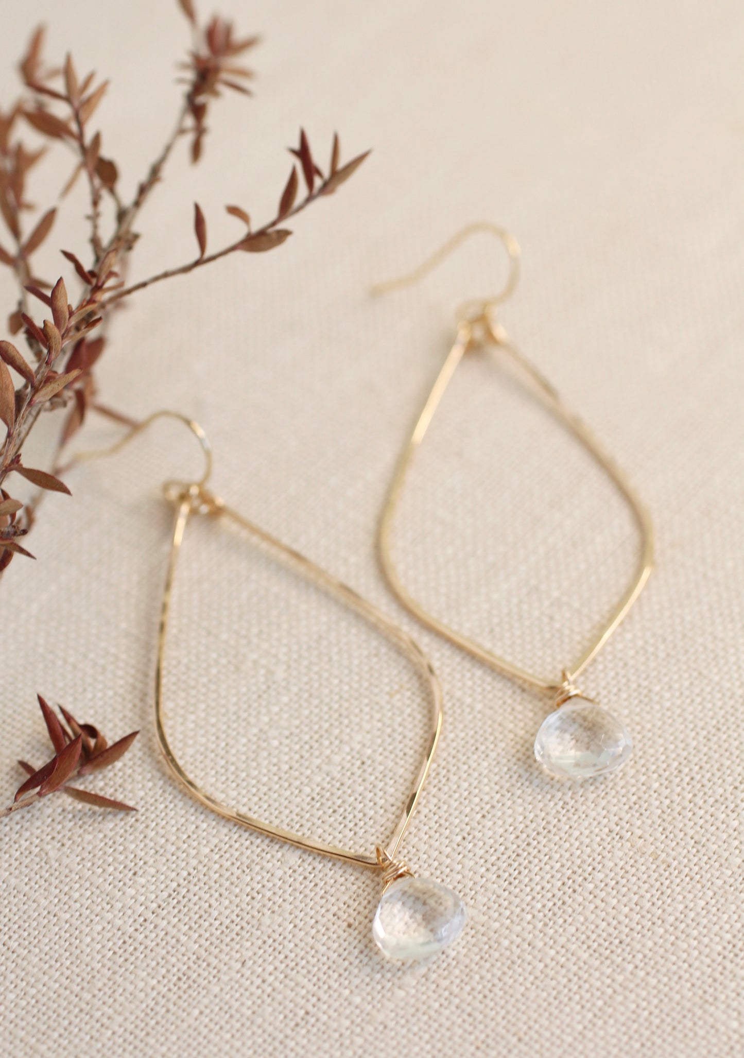 LONG QUARTZ EARRINGS