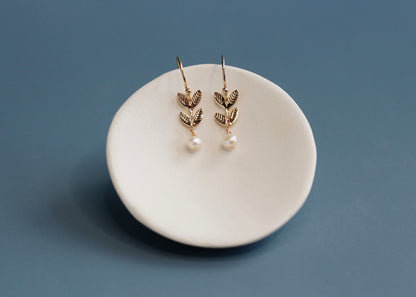 SMALL LEAF & PEARL DANGLES