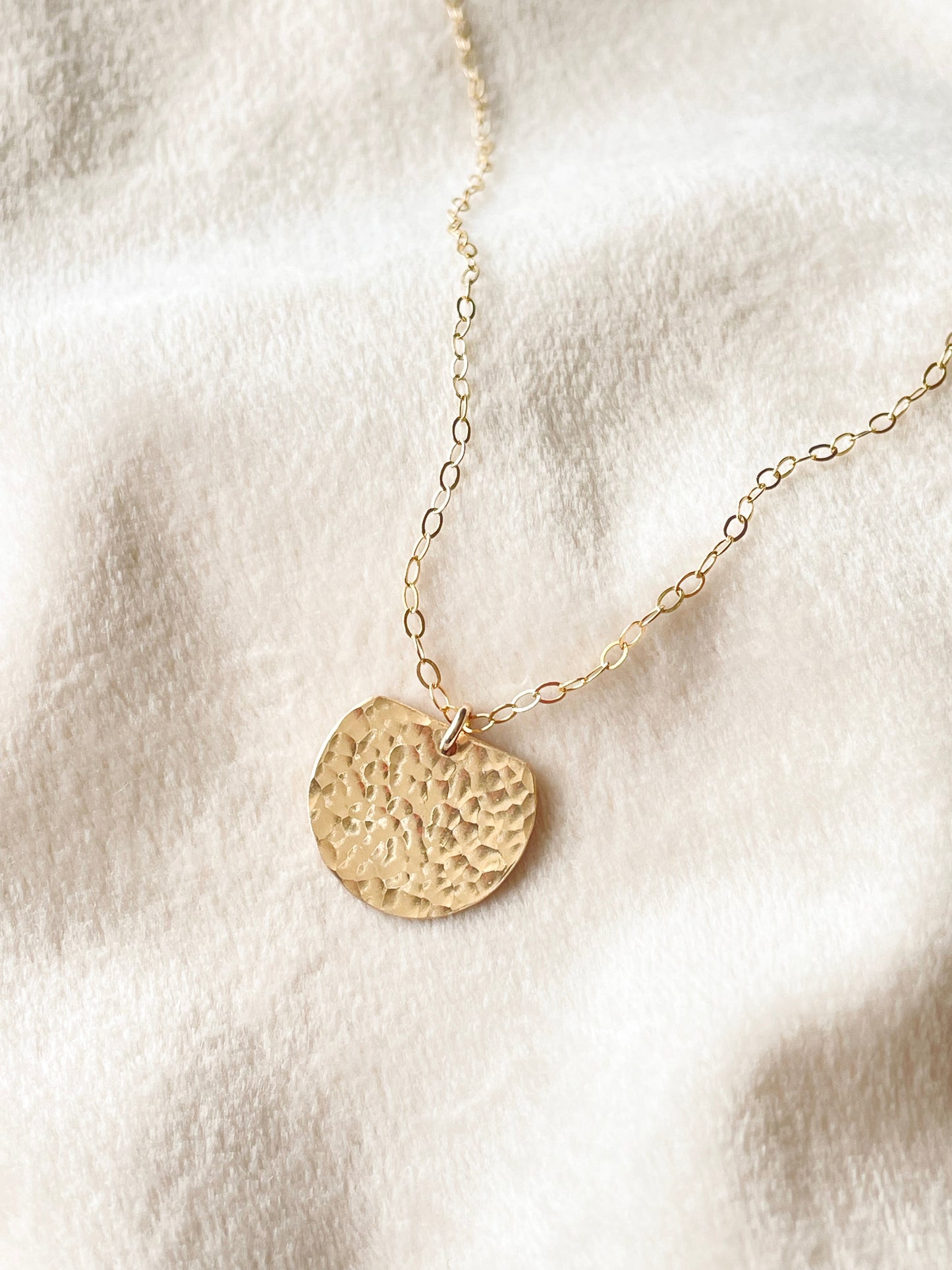 Hammered disc necklace