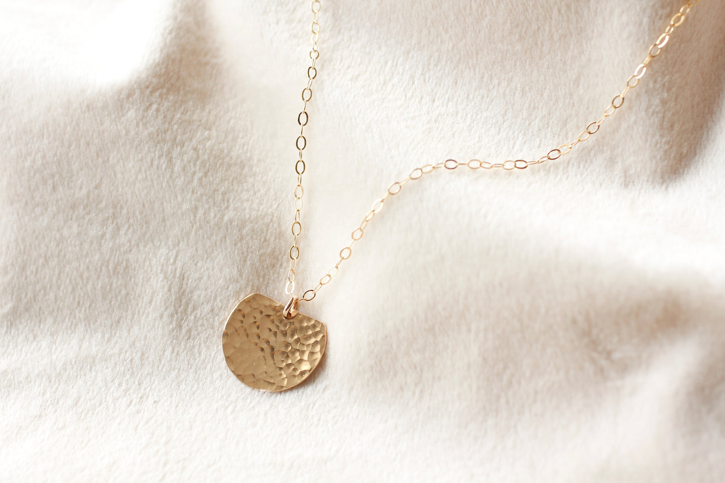 Hammered disc necklace