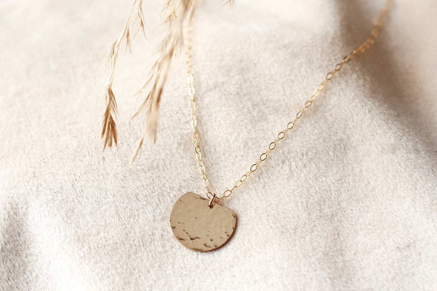 Hammered disc necklace