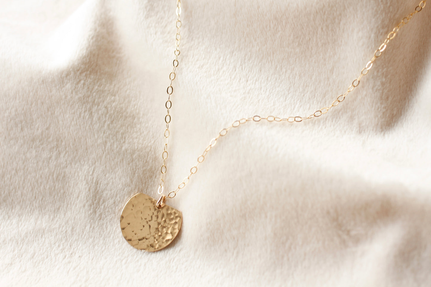 Hammered disc necklace